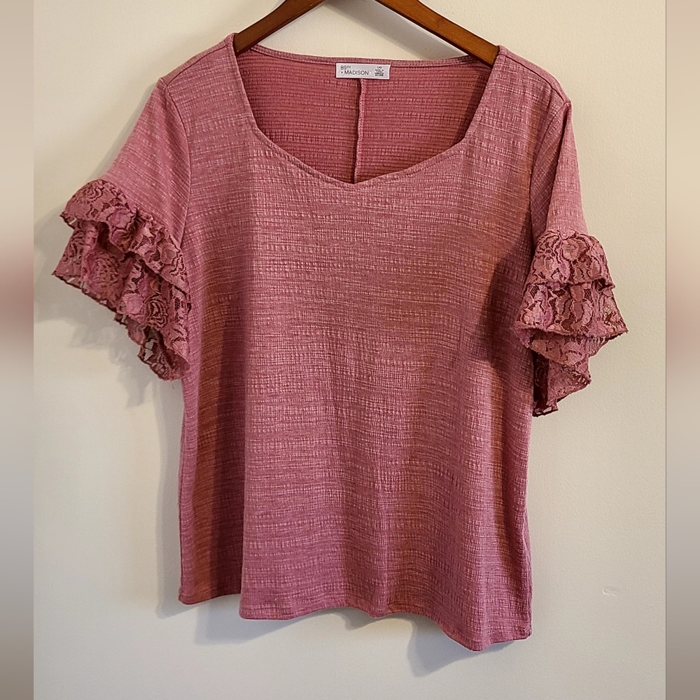 89th & Madison Mauve Textured Blouse with Lace Sleeves